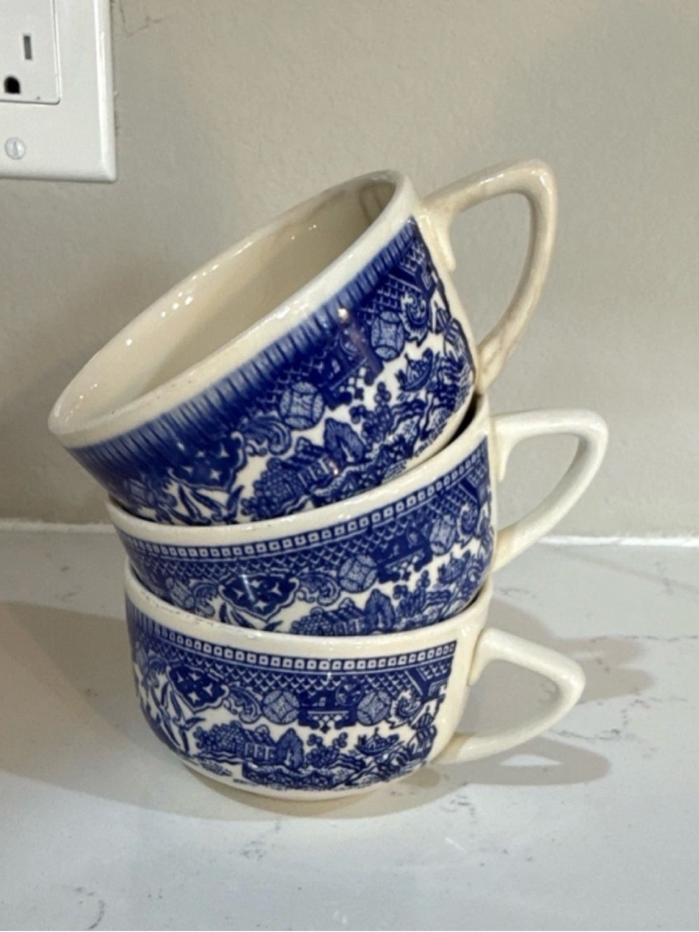 Blue and White Porcelain-Style Tea Cups (Set of 3) Decorative